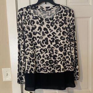 EVRI Women's Long Sleeve Leopard Print Top - Black and White 1X